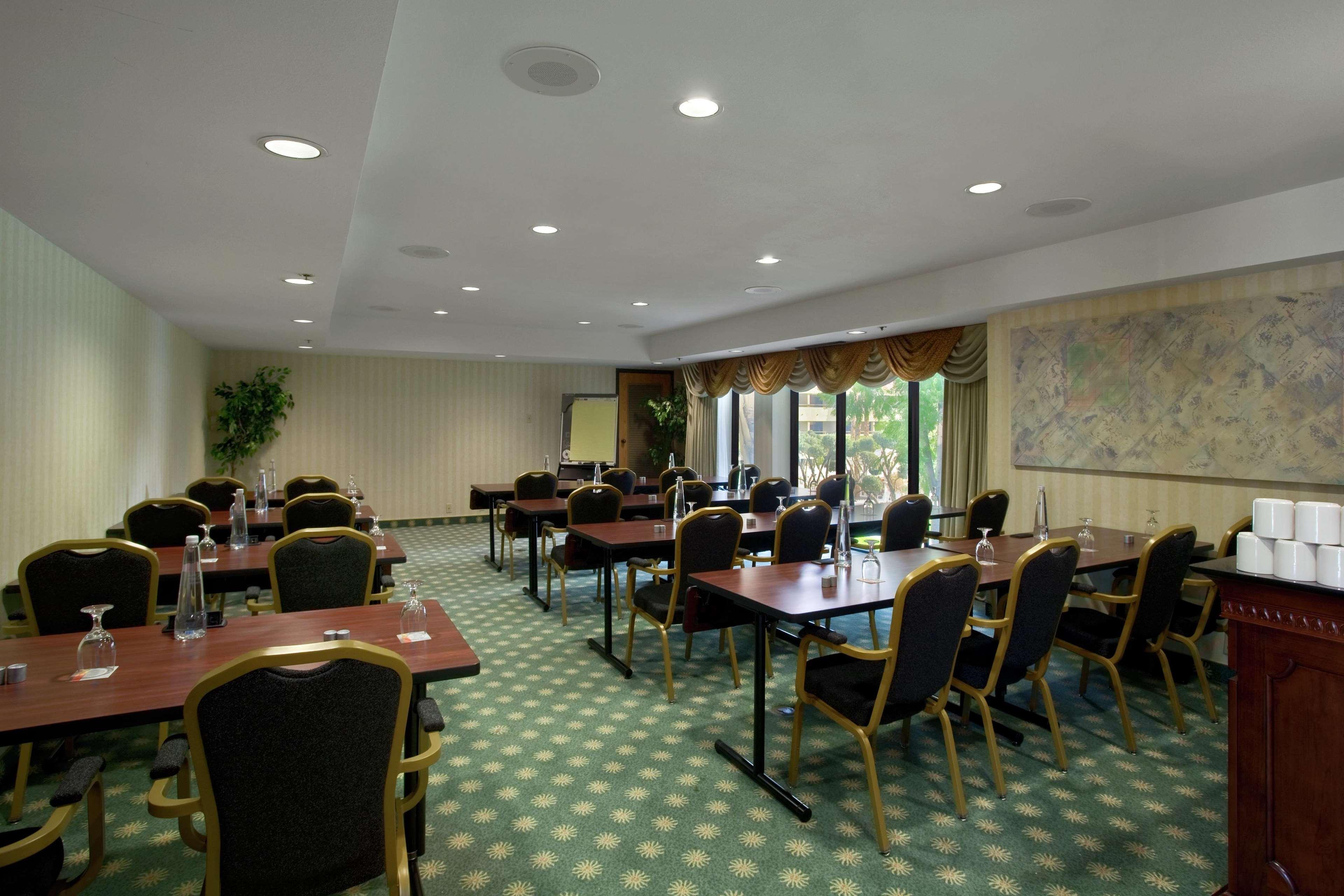 Hilton Palm Springs Hotel Facilities photo